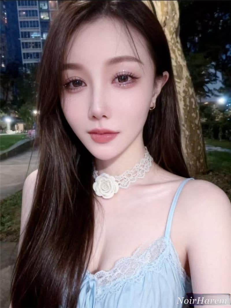 Chloe — 1